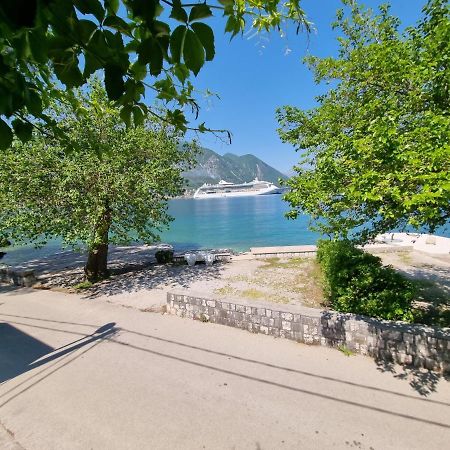 Apartment Jovan2,On The Beach With Free Wi-Fi Kotor Exterior photo