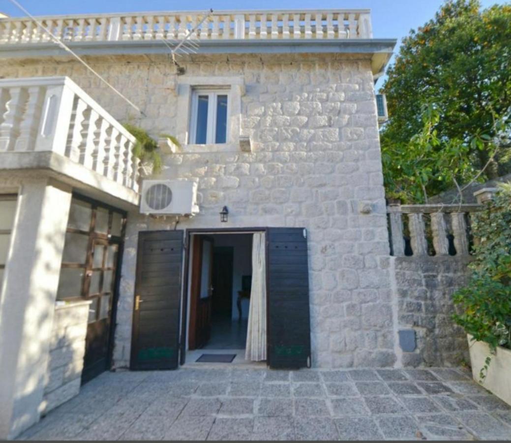 Apartment Jovan2,On The Beach With Free Wi-Fi Kotor Exterior photo