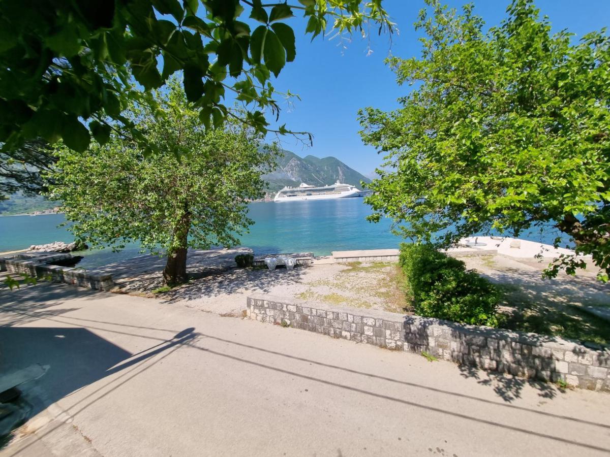 Apartment Jovan2,On The Beach With Free Wi-Fi Kotor Exterior photo